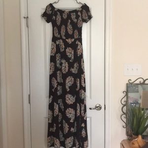 Maxi off the shoulder dress